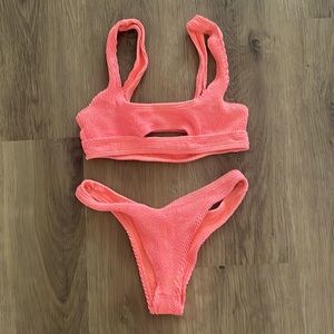 Coral set
